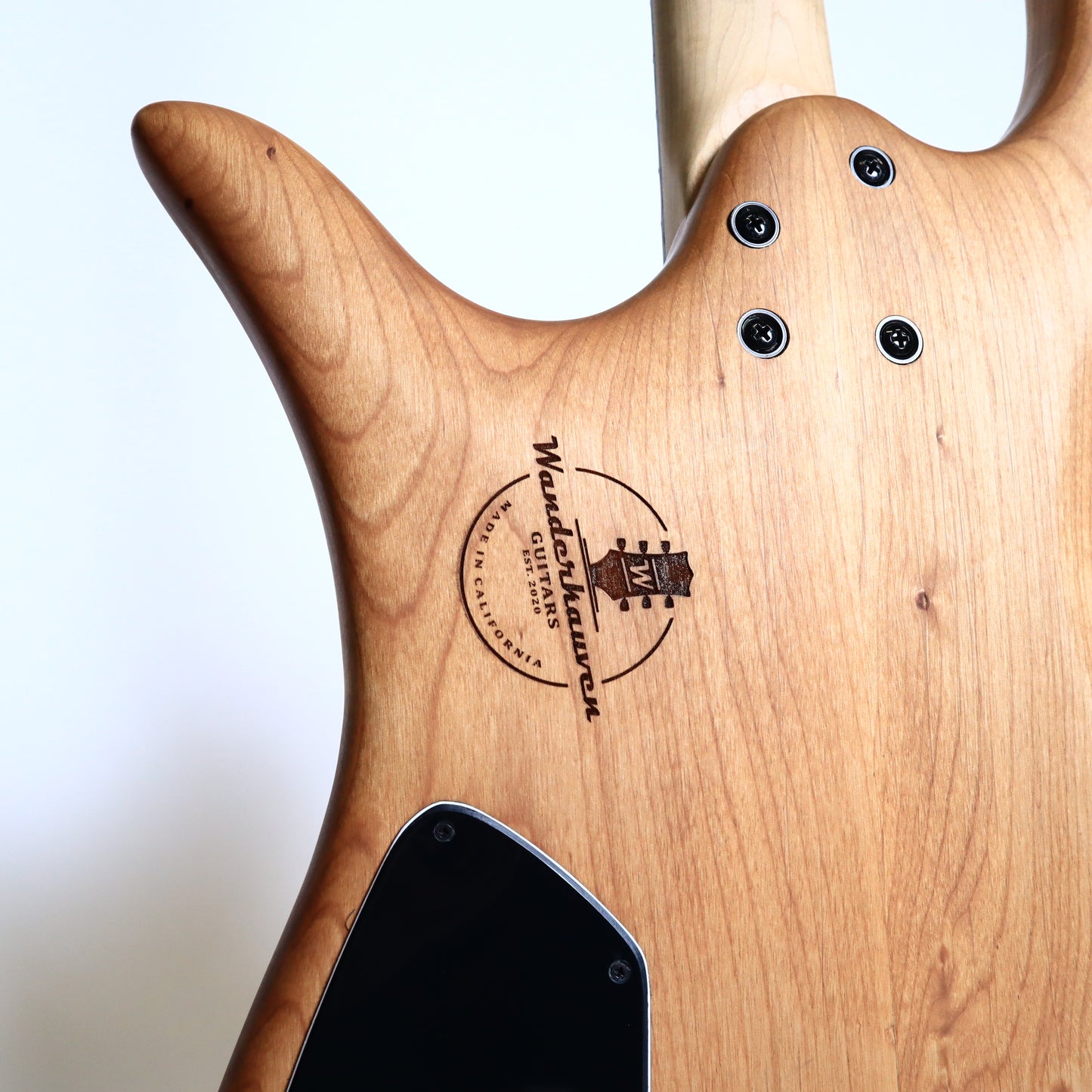 Wanderkauven Custom Bass Guitar - Seymour Duncan Pickups