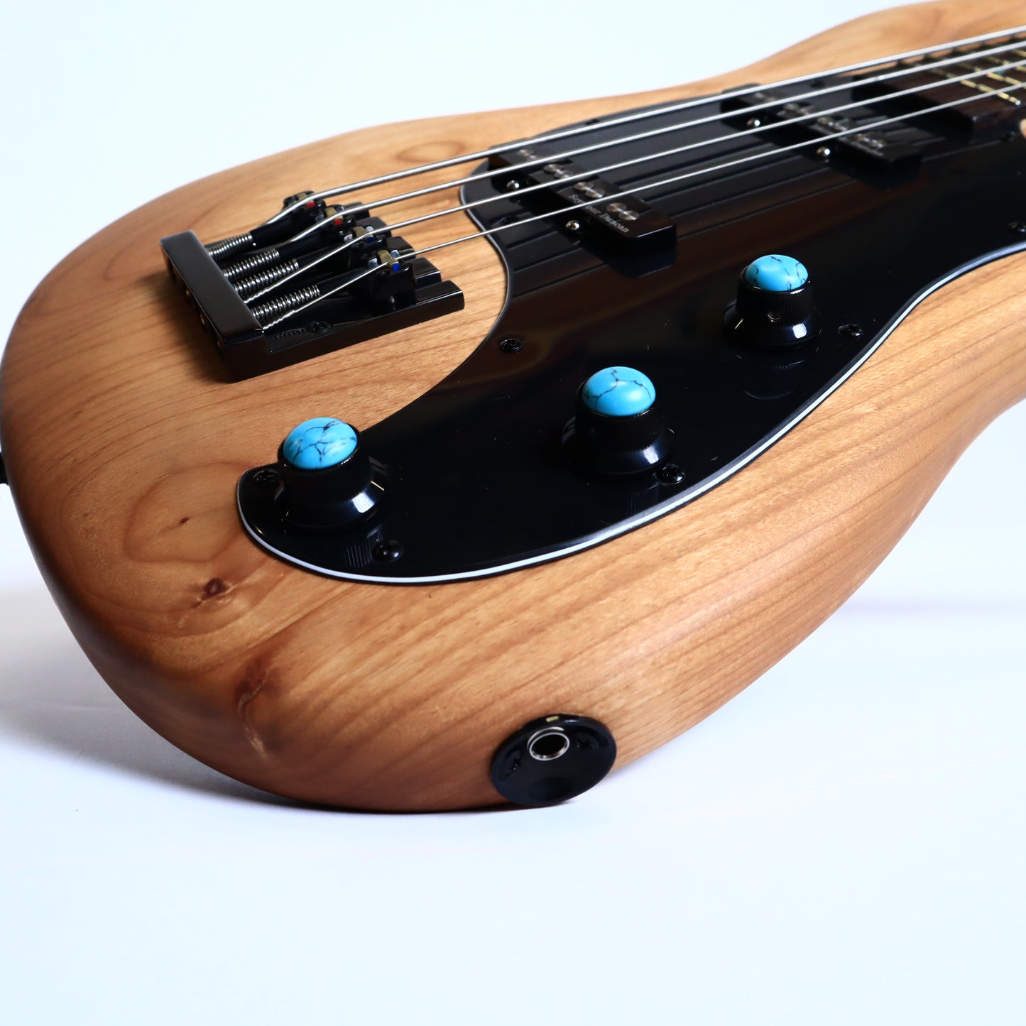 Wanderkauven Custom Bass Guitar - Seymour Duncan Pickups
