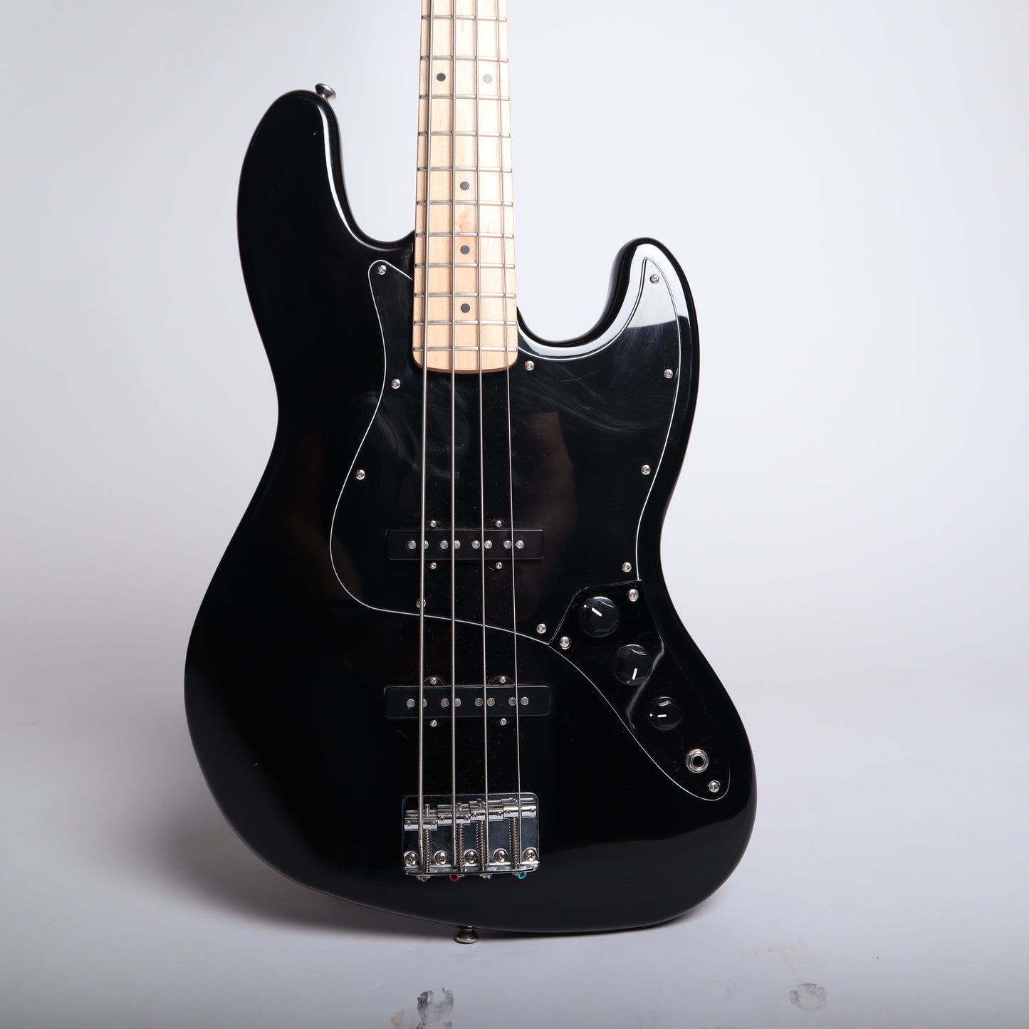 Squier Affinity Jazz Bass - Black (Used, 2021)