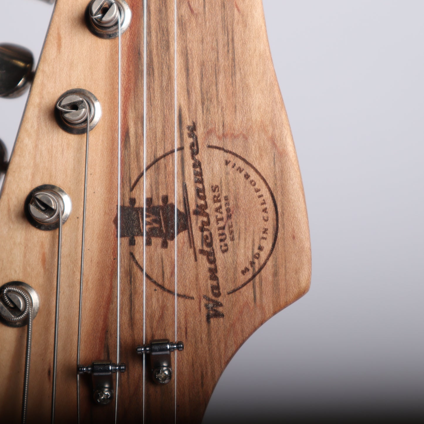 Wanderkauven Custom "Queen of Hearts" - Gilded Gold Leaf Relic