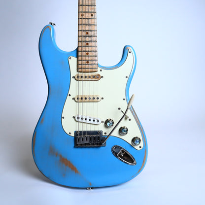 Wanderkauven Daphne Blue Relic Stratocaster - Maple Neck Electric Guitar
