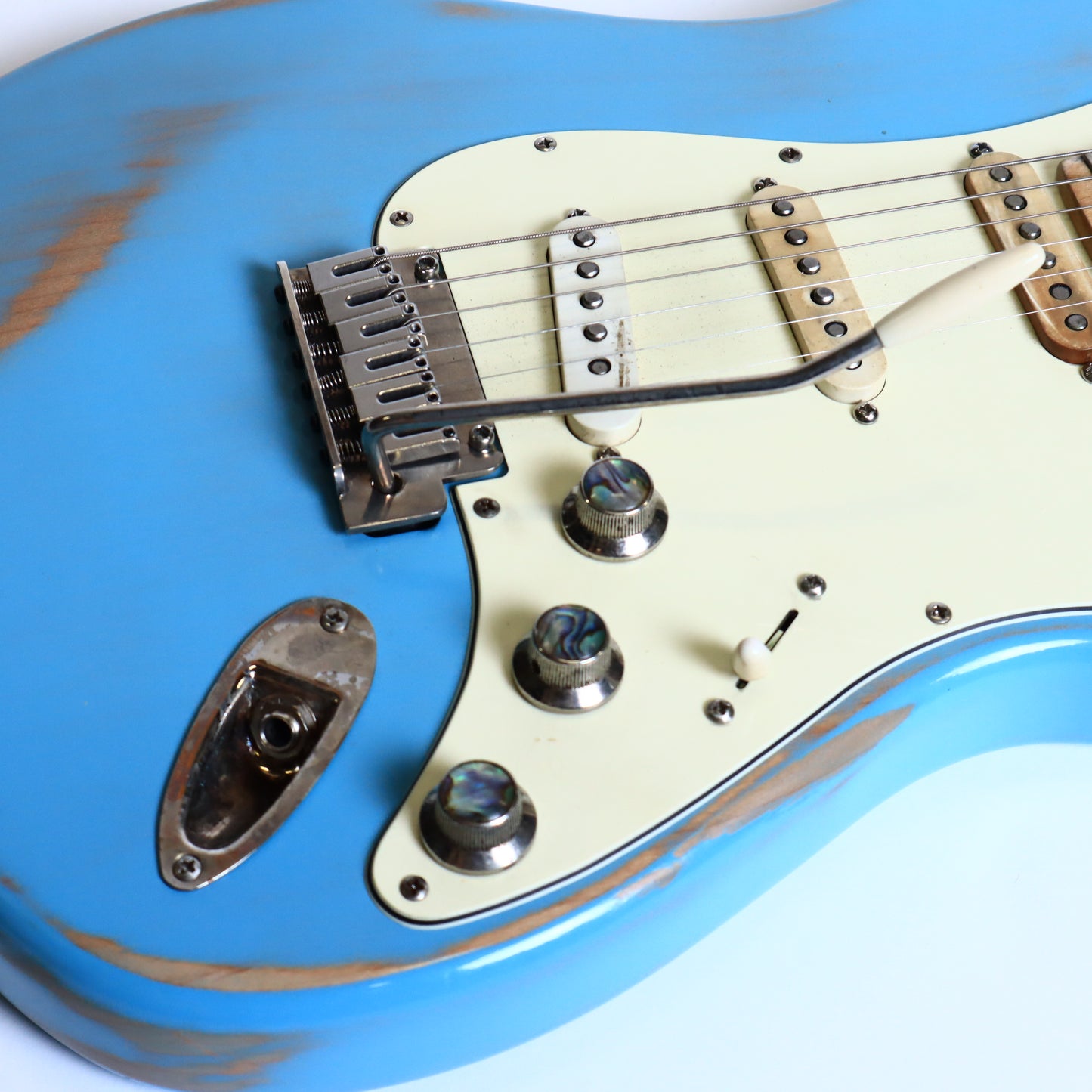 Wanderkauven Daphne Blue Relic Stratocaster - Maple Neck Electric Guitar